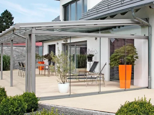 Terrassenüberdachung mit vielen Extras