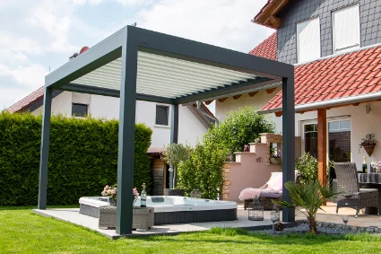 Lamellendach als Sonnenschutz